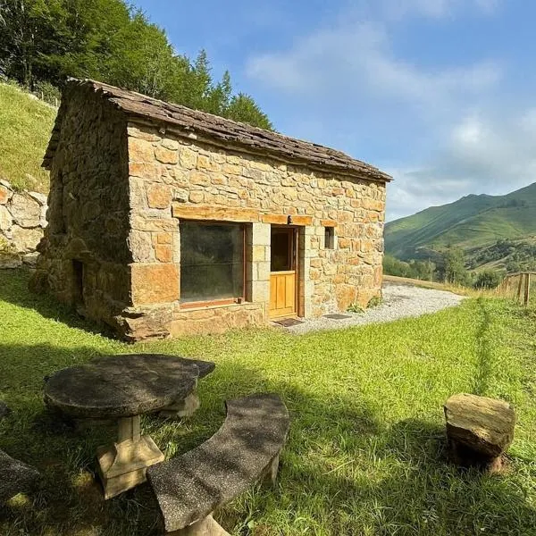 Cabaña Pasiega Lo Bartulo, hotel sa La Concha