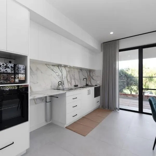 Mangini Apartments, hotel in Perth