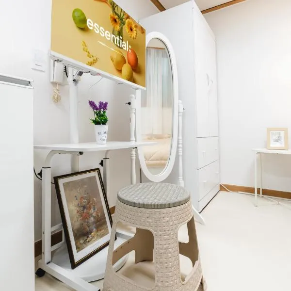 Hongdae Station 10-minute walk Yeonnam Stay, hotel in Seoul