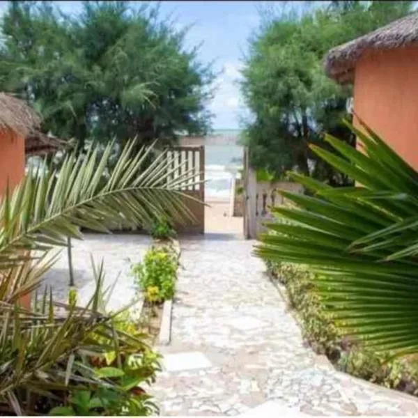 Djembé B&B, hotel di Mbour