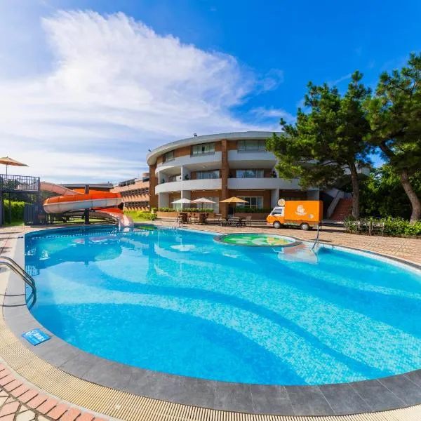 Taoyuan Yuehua Hotel & Golf Club, hotel in Longtan