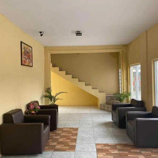Hotel Warna, hotel v destinaci Palopo