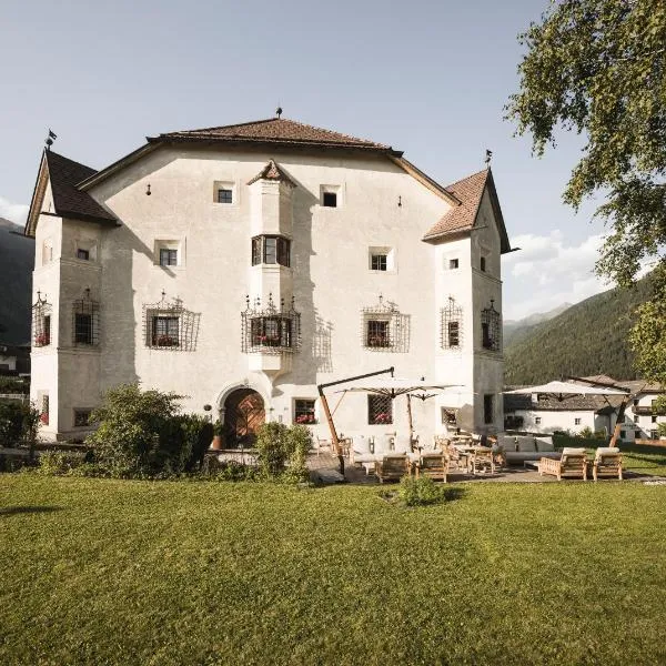 Ansitz Heufler by Norbert Niederkofler, hotel in Rasun di Sopra