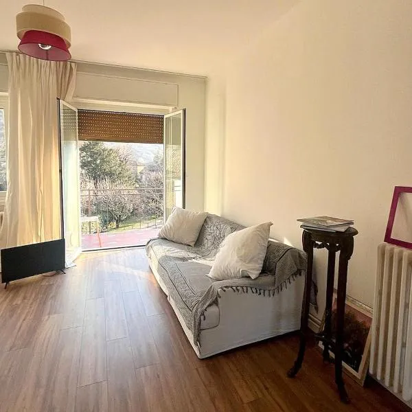 Jade Valbrona Apartment, ξενοδοχείο σε Valbrona