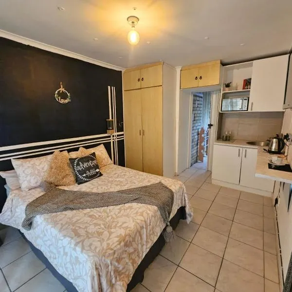 Viesnīca 12 on lake Grassy Park pilsētā Parkwood