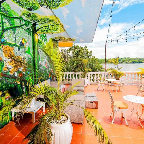 Hotel Villa del Lago, hotel in Flores