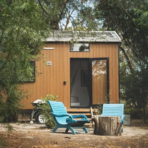 Tiny Hideaway at Cloverhills by Tiny Away, ξενοδοχείο σε Newham