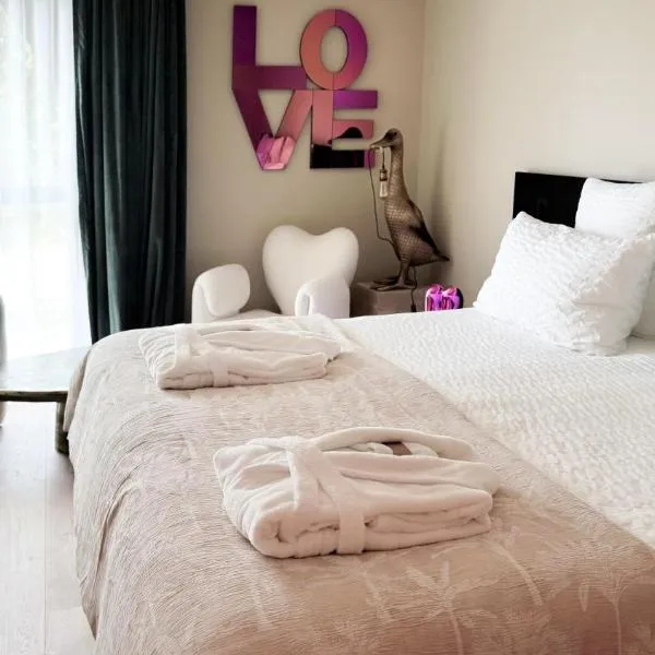 Les Lodges de Socrate, hotel in Le Vaudreuil