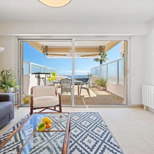 LE NEPTUNE - Vue Mer - Grande terrasse - Parking Privé, Hotel in Menton