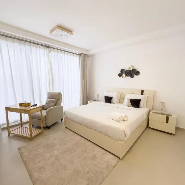 Comfortable Studio with Natural Light and Amenities, hôtel à Ras al Khaimah