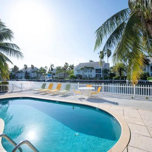 Snug Harbour View Condo #1, ξενοδοχείο στη Τζωρτζ Τάουν