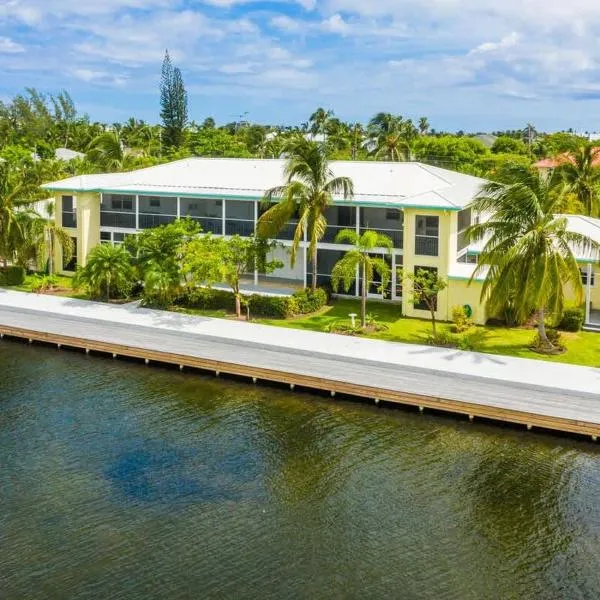 Snug Harbour View Condo #2, khách sạn ở George Town