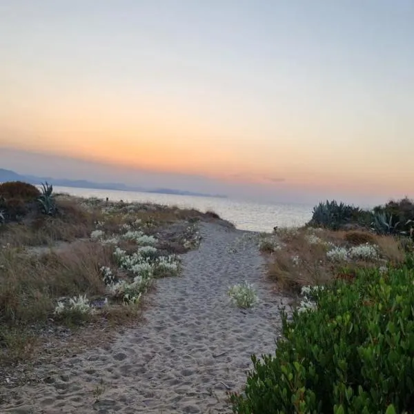 a due passi dal mare, ξενοδοχείο σε Campofelice di Roccella