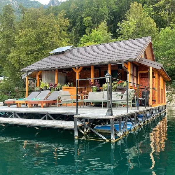 Splav Panda, hotel in Perućac