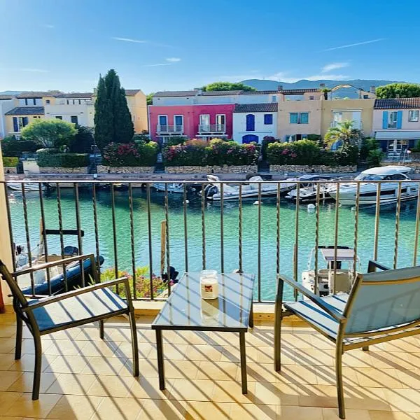VUE Canal Superbe - Piscine - Parking Privé - Intérieur Neuf, hotel v destinaci Cogolin