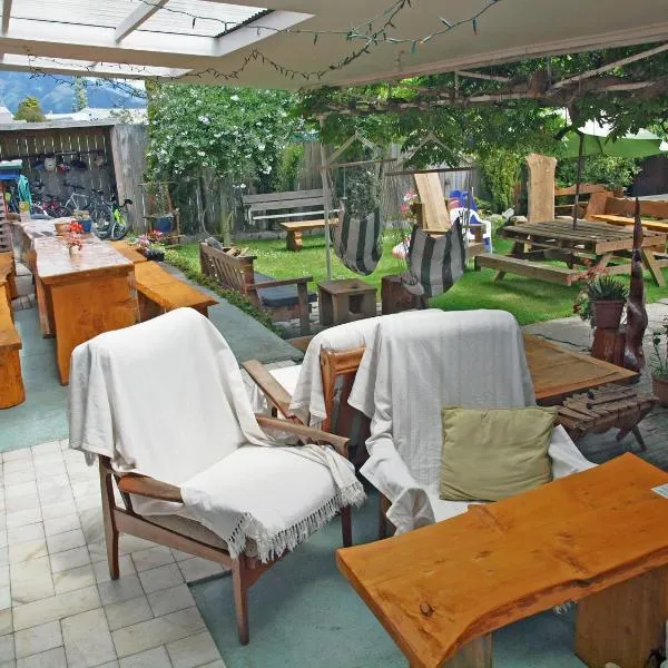 Annies Nirvana Lodge Backpackers, hotel v destinaci Takaka