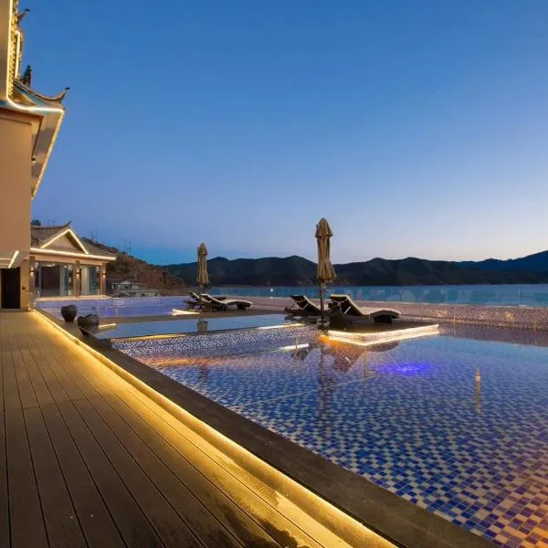 Zuosuo에 위치한 호텔 Lugu Lake Yunshang Holiday Hotel