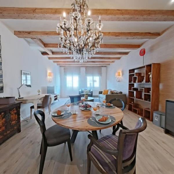 Grand Place Escape spacious 2BR with Charm