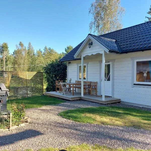 Charming cottage on Kvegero, ξενοδοχείο σε Gnesta