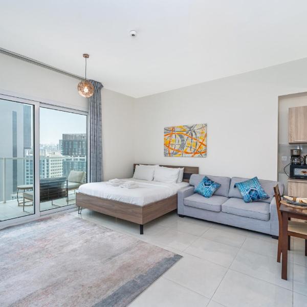 Bright & Elegant Studio I Balcony I Speedy Wi-Fi, Dubai