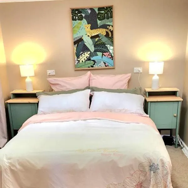 Beautiful and cozy home, hotel in Glenunga