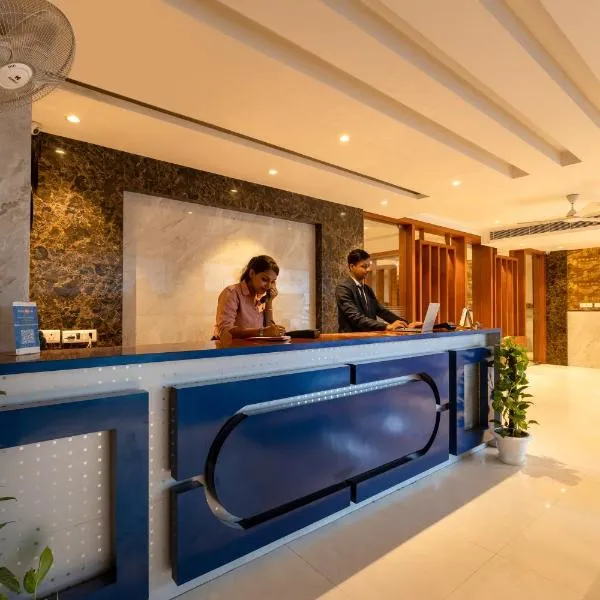 HOTEL CORPORATE PLAZA Near TERMINAL 3 Delhi AIRPORT WITH- FREE Airport PICKUP, hotel in New Delhi
