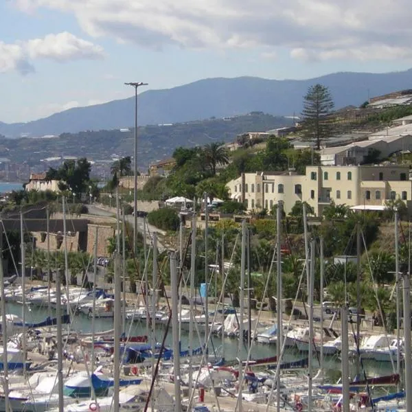 Albergo Ristorante Lucciola, hotel em Santo Stefano al Mare