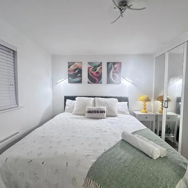 Colchester Cosy 3-Bed House, 2 Free parking, Fast WiFi, Pets allowed, City Centre, hotel in Lexden