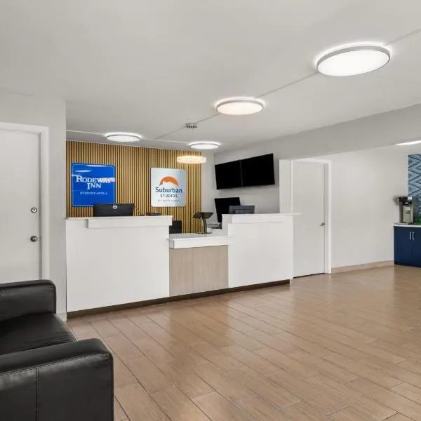 Suburban Studios Orange Park - Jacksonville near Naval Air Station, hotel en Orange Park