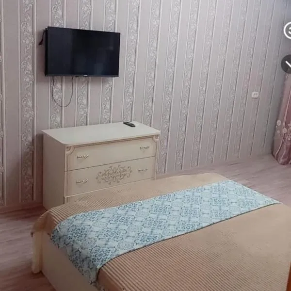 Однокомнатная квартира Авангард 2 с балконом, hotel v destinaci Atyraū