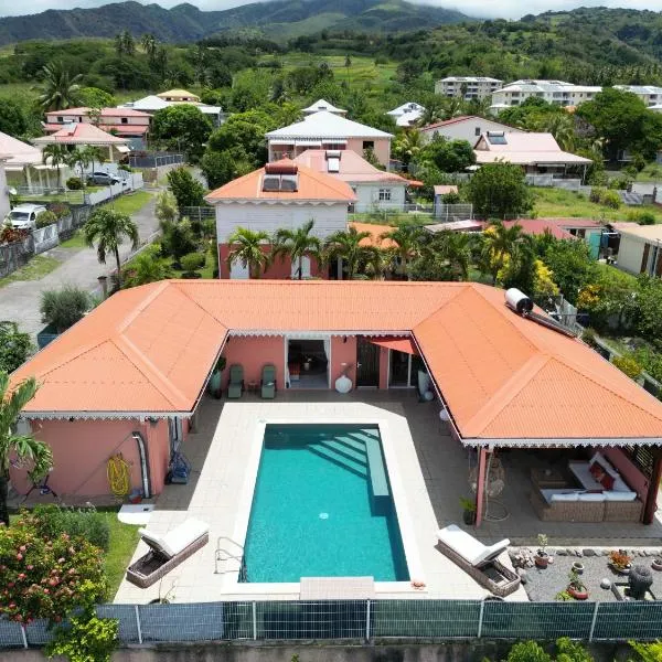 Habitation Ticolibri Chambres d hôtes Saint Pierre, hôtel à Saint-Pierre