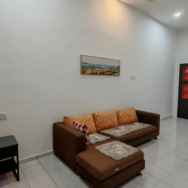 Aii Minsu, hotell sihtkohas Keluang