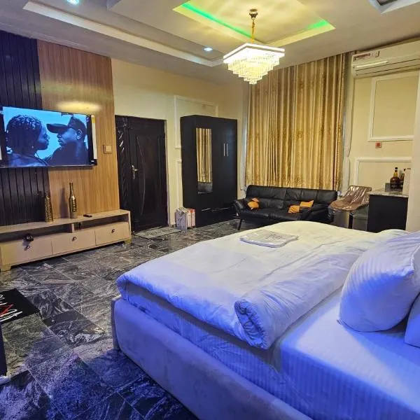 Skye Palace Apartment, viešbutis Akūrėje