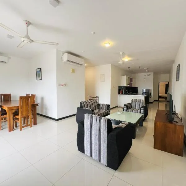 SKYLINE SUITE Luxury Penthouse at The Highness Rajagiriya，位于拉夏吉里雅的酒店