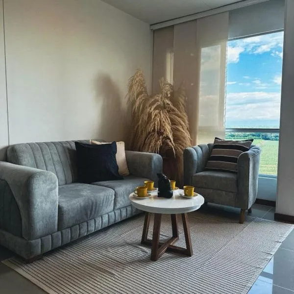 Apartamento Ciudad Santa Bárbara con vista panorámica, cerca a Cali y aeropuerto, hotel in Palmira