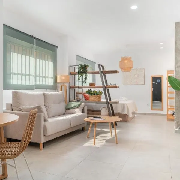 Nuevo estudio junto a Sta Justa 1, hotel in Seville