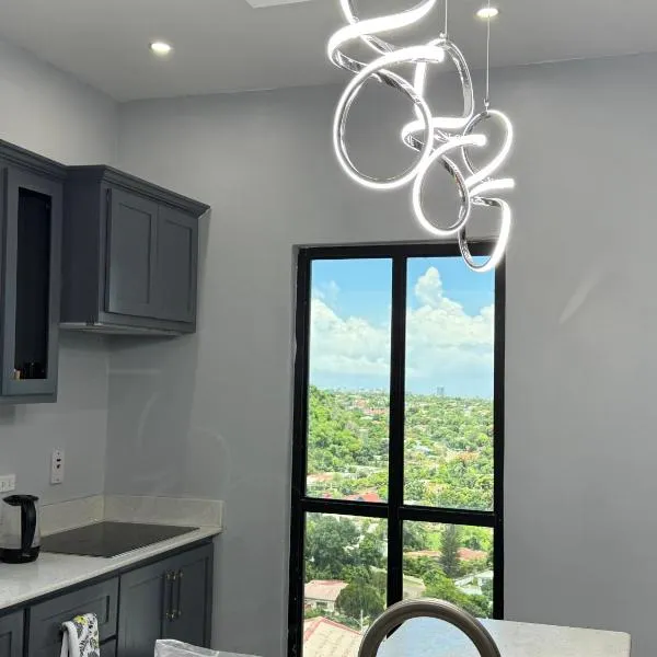 Hillside Haven,金斯敦的飯店