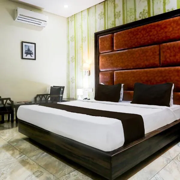 Super Townhouse Durg Near Railway Station, hotel v destinaci Bhilai