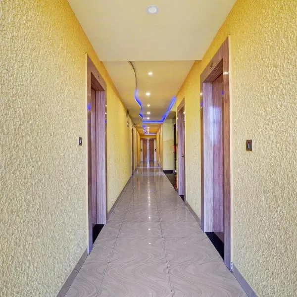 Super Collection O Kushal Nagar Near KSRTC Bus Stand, hotel in Madikeri