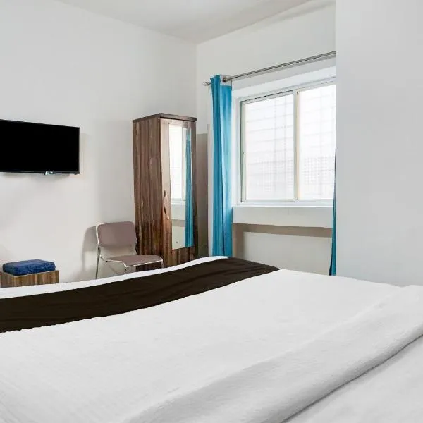 Super Hotel O Dhanori Near Pune Airport, hotel di Pune