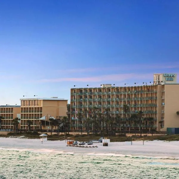 Days Inn by Wyndham Panama City Beach Beachfront Resort, Hotel in Panama City Beach