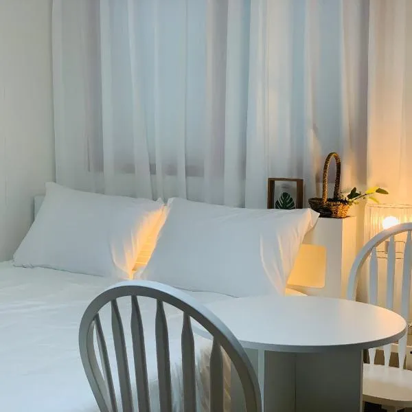 Sunny Sweet Home, Hongdae 마포 seoul, hotel in Seoul