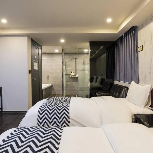 캠프관광호텔, hotel in Seoel