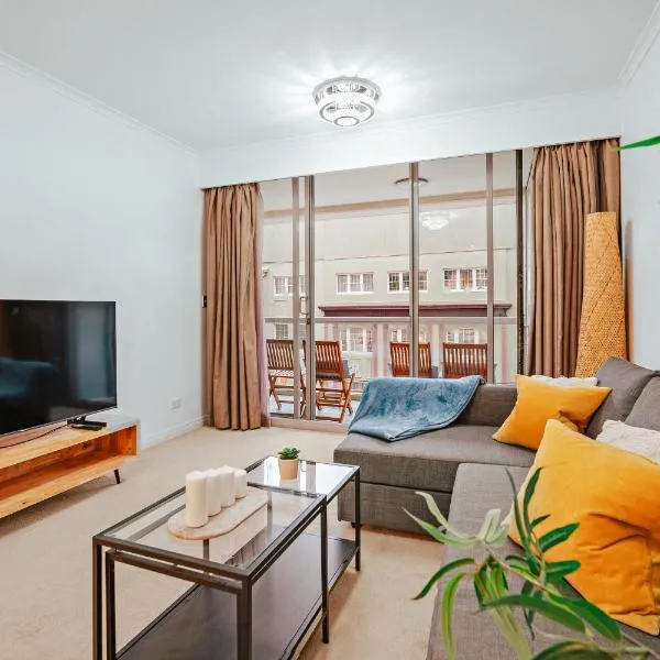 2 Bedroom Apartment Pyrmont with Pool and Gym Access, hotel in Sydney