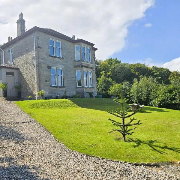 Bella Vista Manor - with elevated views over Rothesay & Loch Striven, hotel v destinaci Rothesay
