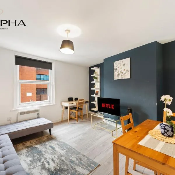 Family & Contractor Friendly 2-Bed Apartment with Wi-Fi Prime RG1 Location, hotel in Reading