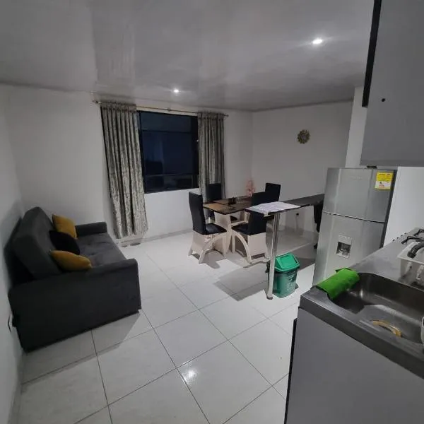 Apto amoblado a 15 min de la Embajada americana, hotel i Bogotá