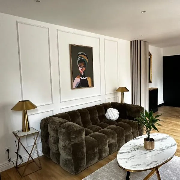 Le Paon D'Or - En plein coeur du Vieux Troyes, hotel v destinaci Troyes