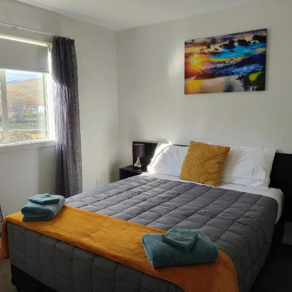 LAKE ESCAPE - Warm quiet and spacious two bedroom Apartment、Otematataのホテル