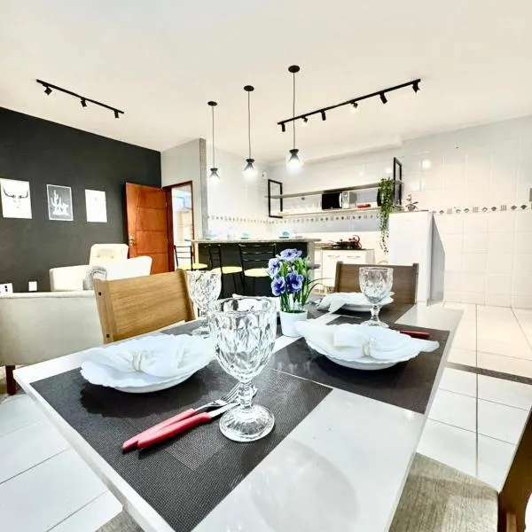 APARTAMENTO CONFORT NO CENTRO Ar cond 2 QUARTOS、フォルモザのホテル